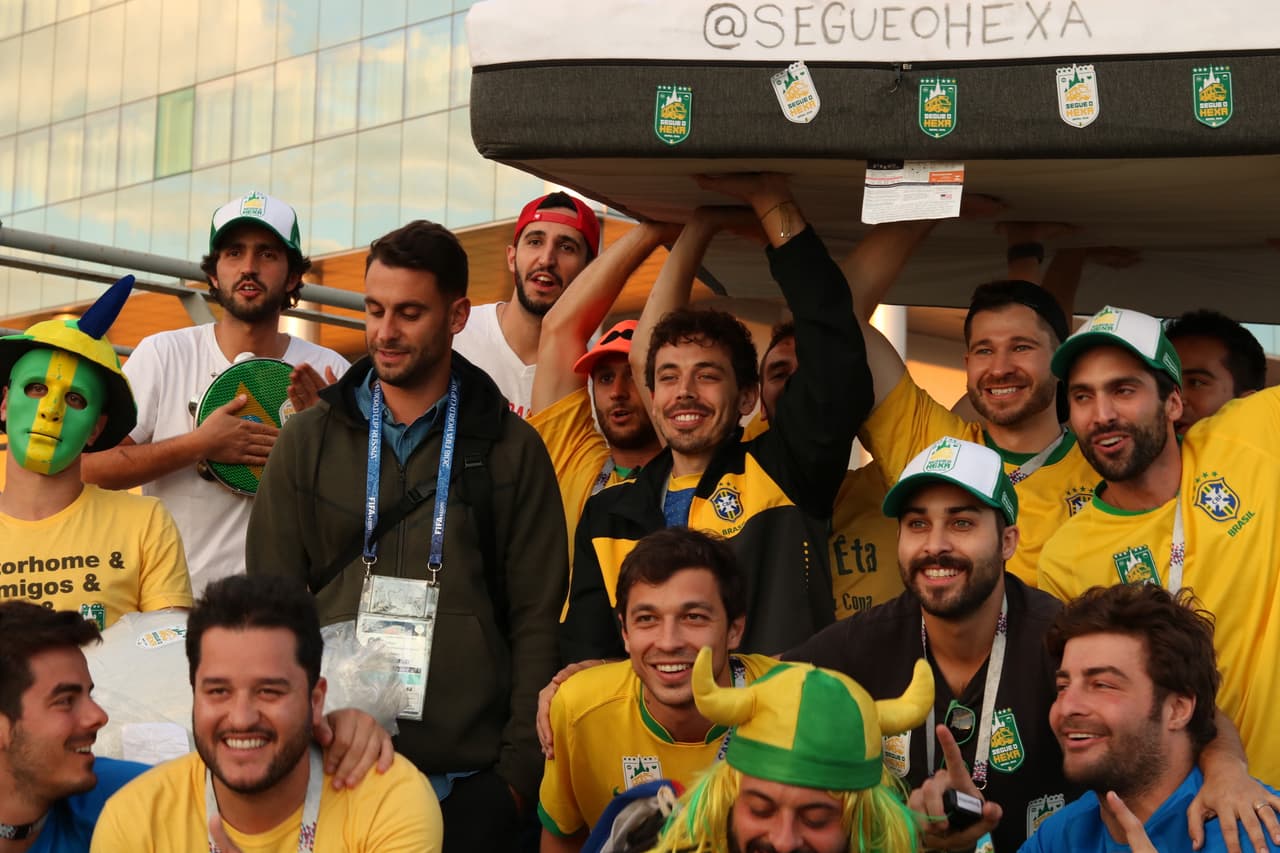 Decenas y decenas de brasileños ya hicieron el viaje desde Samara y Moscú para estar presentes con la Verdeamarela.