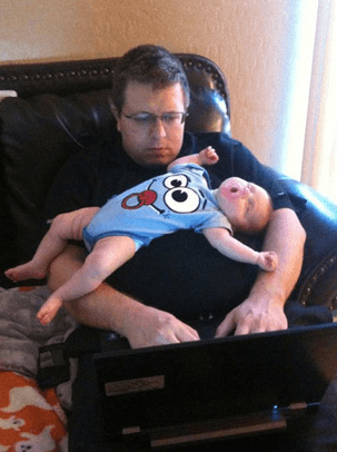 ¿Quién dijo que no podía trabajar y cuidar al bebé al mismo tiempo?