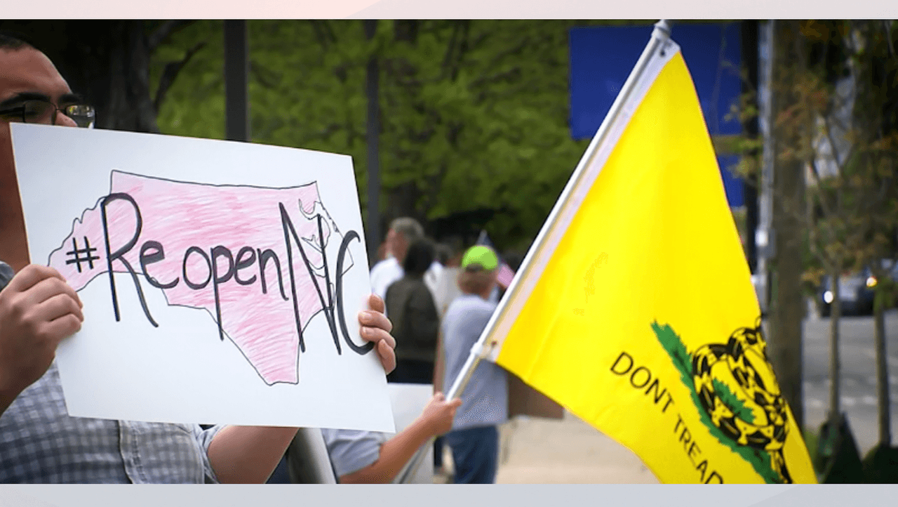 La protesta "Reabran NC" reunió a más de 300 personas en la capital de Carolina del Norte