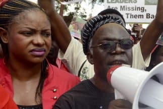 Activistas de derechos humanos de Nigeria hablan para para presionar por la liberación de las niñas desaparecidas.