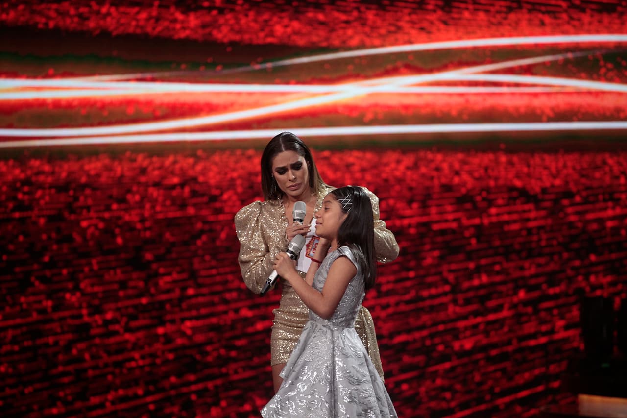 La razón, según explicó a los jueces, fue que dedicó el tema a su mascota fallecida, a la cual quería mucho.