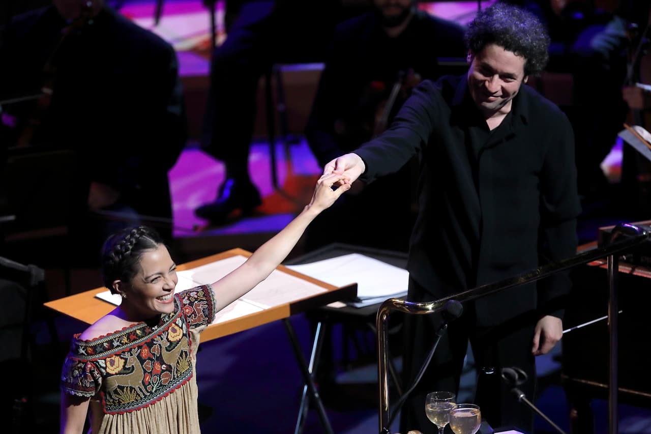 Natalia Lafourcade y Gustavo Dudamel llenaron de ‘Musas’ el ‘Walt Disney Concert Hall’