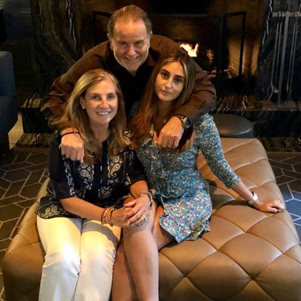 Pasaron un lindo 
<a href="https://www.univision.com/shows/el-gordo-y-la-flaca/raul-de-molina-aprovecha-sus-vacaciones-en-grecia-con-mia-antes-de-que-se-vaya-a-estudiar-fotos">fin de semana en familia</a> y aprovecharon para conocer lugares históricos.