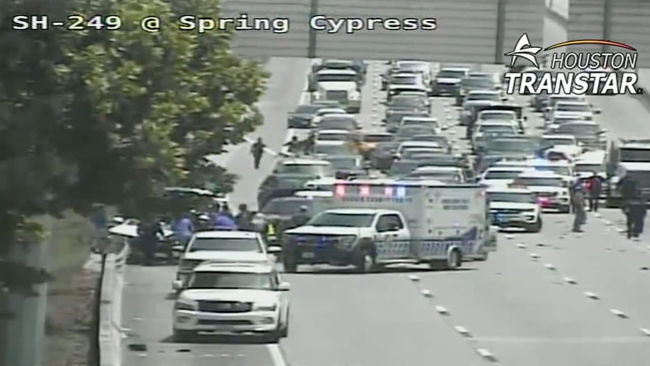 Confirman la muerte de un oficial luego de un choque con un camión de carga al noroeste de Houston