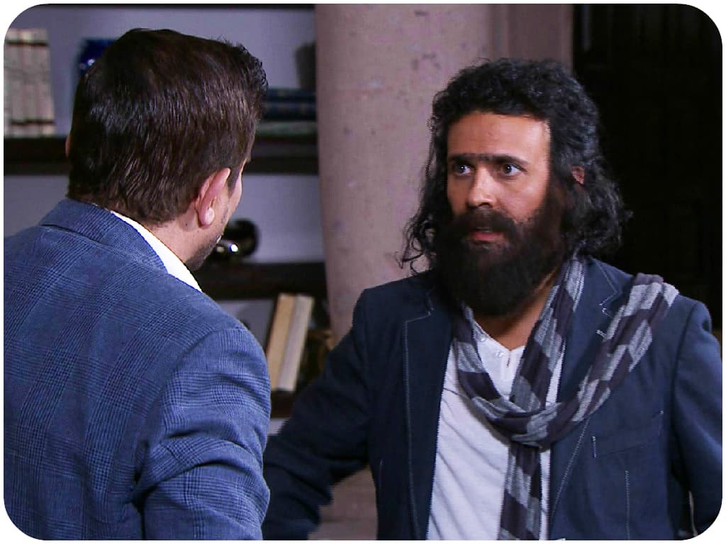 ¿Quién es ese muchacho Santiago? Llegó repentinamente a tu casa.