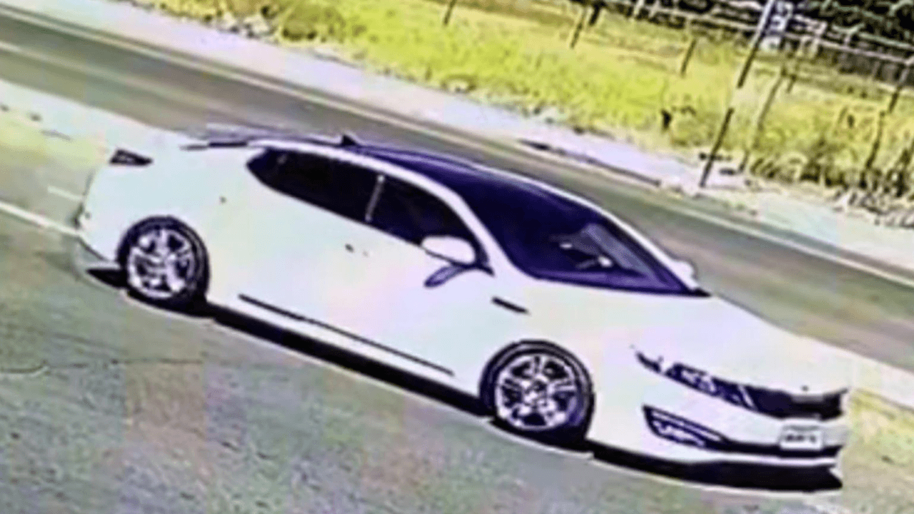 ¿Has visto este auto? Lo busca la policía porque está involucrado en el atropellamiento de una mujer