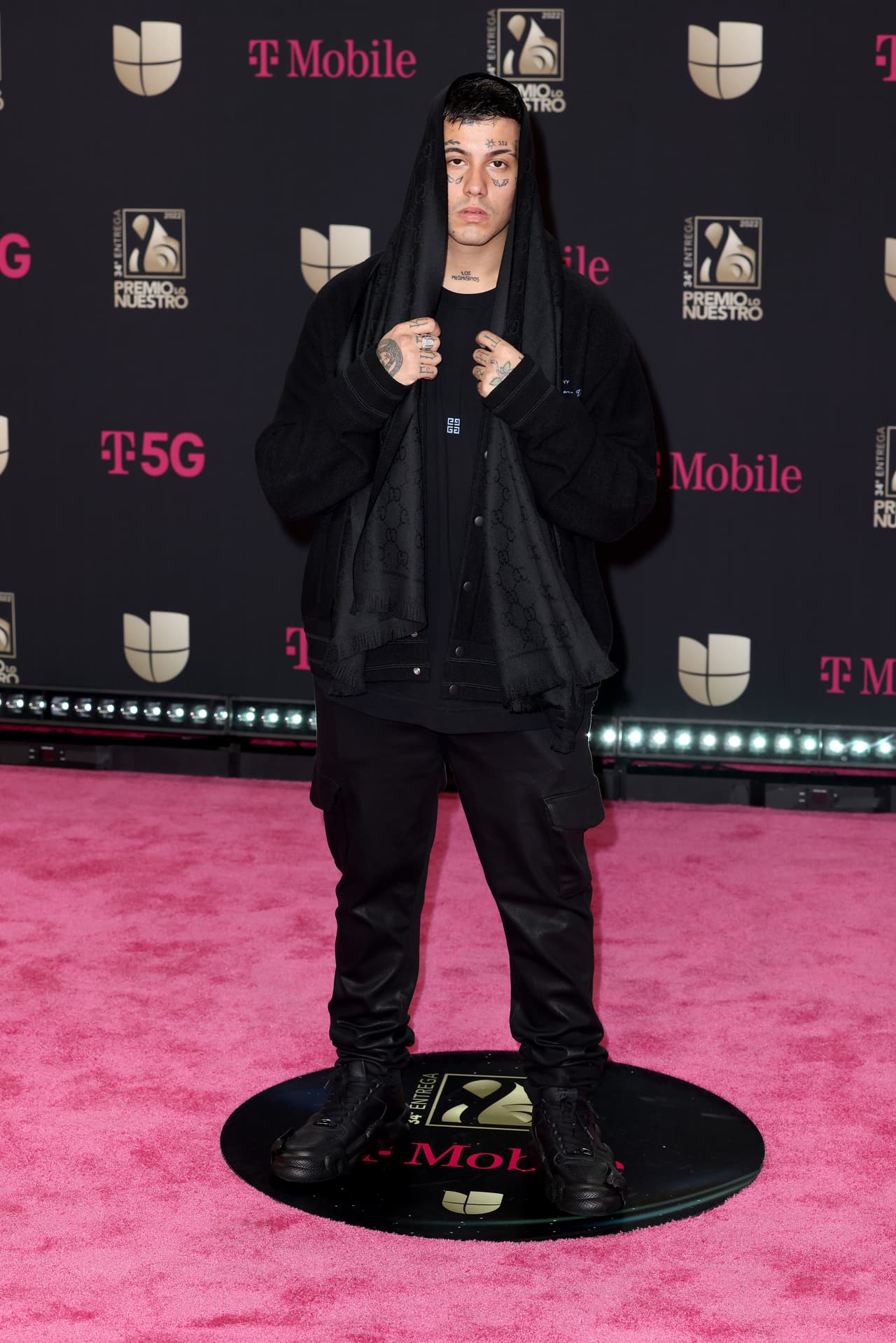 Uno de los rostros juveniles que están triunfando en la música es el cantante argentino 
<b>Duki</b>.