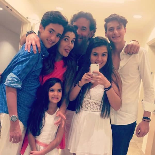 No hay duda que esta familia es una de las más sólidas del medio del espectáculo, pues pese a sus adversidades han sabido estar juntos.