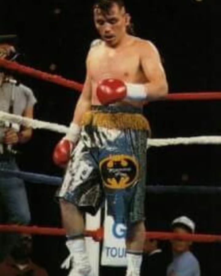 ‘El Maromero’ Páez, conocido por sus acrobáticas volteretas en el ring, asegura que no extraña la fama ni los reflectores porque el amor de la gente todavía está presente. 
<br>