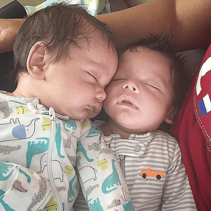 "A la mañana siguiente conversé con un amigo que es vidente y me dijo: 'Anoche 
<b><a href="https://www.univision.com/shows/el-gordo-y-la-flaca/entre-lagrimas-ferdinando-valencia-pide-a-dios-que-bendiga-a-quienes-regalaron-sus-oraciones-para-dante-video">fue tu niño a visitarte</a></b>'".
<br>