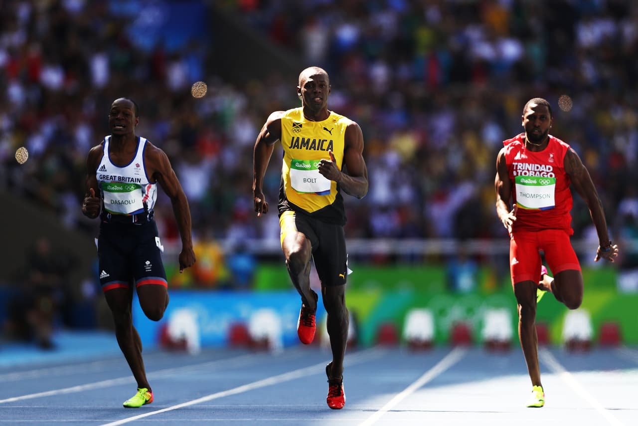 Andrew Fisher de Bahréin clasificó a la siguiente ronda con tiempo de 10.12 segundos.