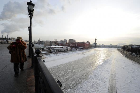 Las temperaturas más bajas, inferiores a los 50 grados bajo cero, se registraron en la península de Chukotka y la región de Magadán, en el extremo oriente del país.