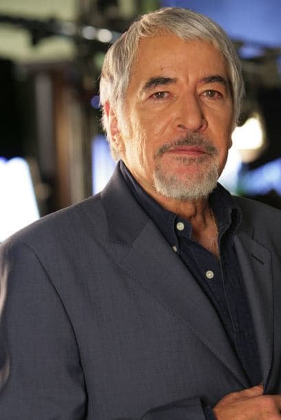 En esa historia, este actor de profunda voz enamoró a Cynthia Klitbo y la embarazó.