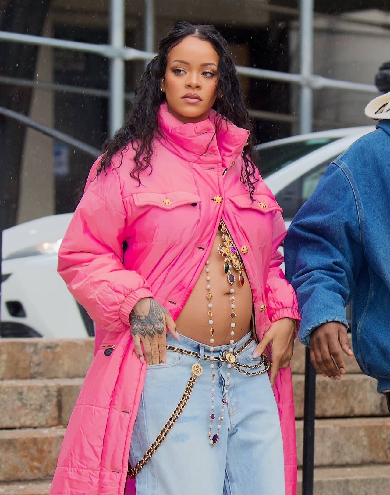 Rihanna dejó conocer que está en estado de embarazo por medio de las fotografías, sin embargo, no ha hablado respecto. Hasta el momento 
<b>se desconoce el tiempo de gestación</b>, así como el sexo y la fecha probable del alumbramiento.