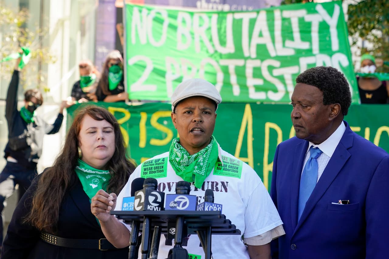 Por este incidente, la mujer y su abogado presentaron una demanda contra los departamentos de Policía y Bomberos de San Francisco.
<br>