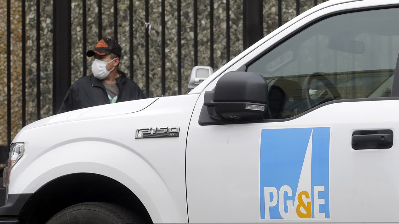 Apagones en el centro de Fresno esta mañana afectan a 900 clientes, informa PG&E