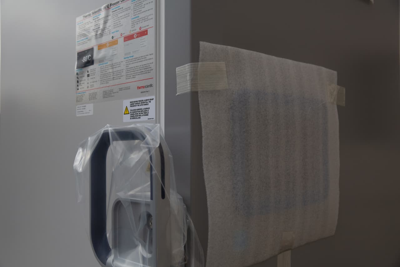 Los congeladores para la vacuna contra el coronavirus llegaron a un centro médico de Kaiser Permanente del Norte de California el viernes 11 de diciembre.