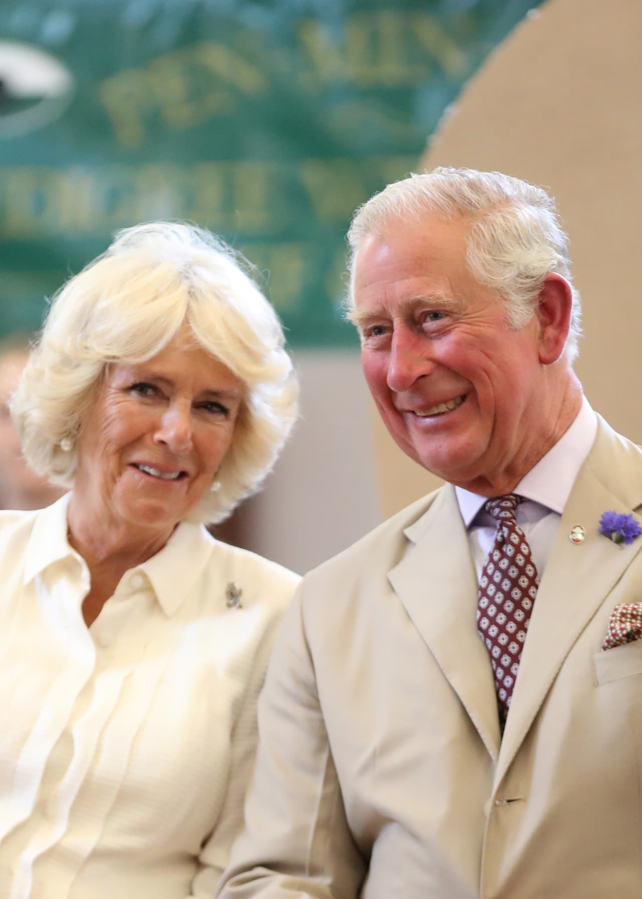 Lady Camilla Parker-Bowles podría haberse convertido en la princesa de Gales en 2005, cuando se casó con Carlos, el príncipe de Gales , sin embargo, ella no se quedó con el título por respeto a Diana, según información de 
<a href="https://www.express.co.uk/life-style/life/1008708/kate-middleton-prince-william-title-queen" target="_blank">Daily Express.</a>
