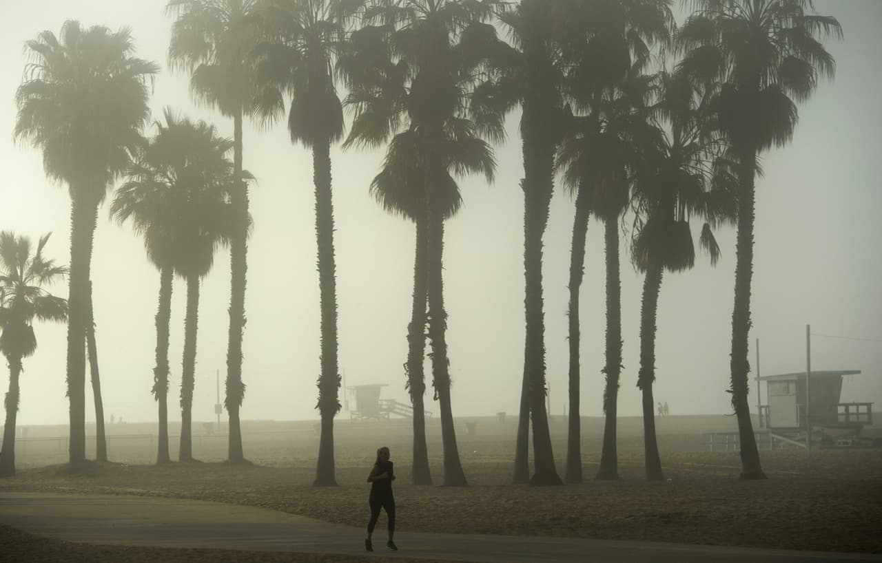 No guardes tu abrigo: temperaturas por debajo de lo normal y vientos de Santa Ana en el sur de California