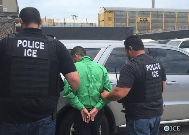 ICE culpa a una alcaldesa de no poder arrestar a criminales peligrosos en operativo de California