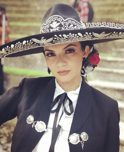 En San Antonio, la joven cantante Guadalupe Infante estará presente para cantarle las mañanitas.
<br>