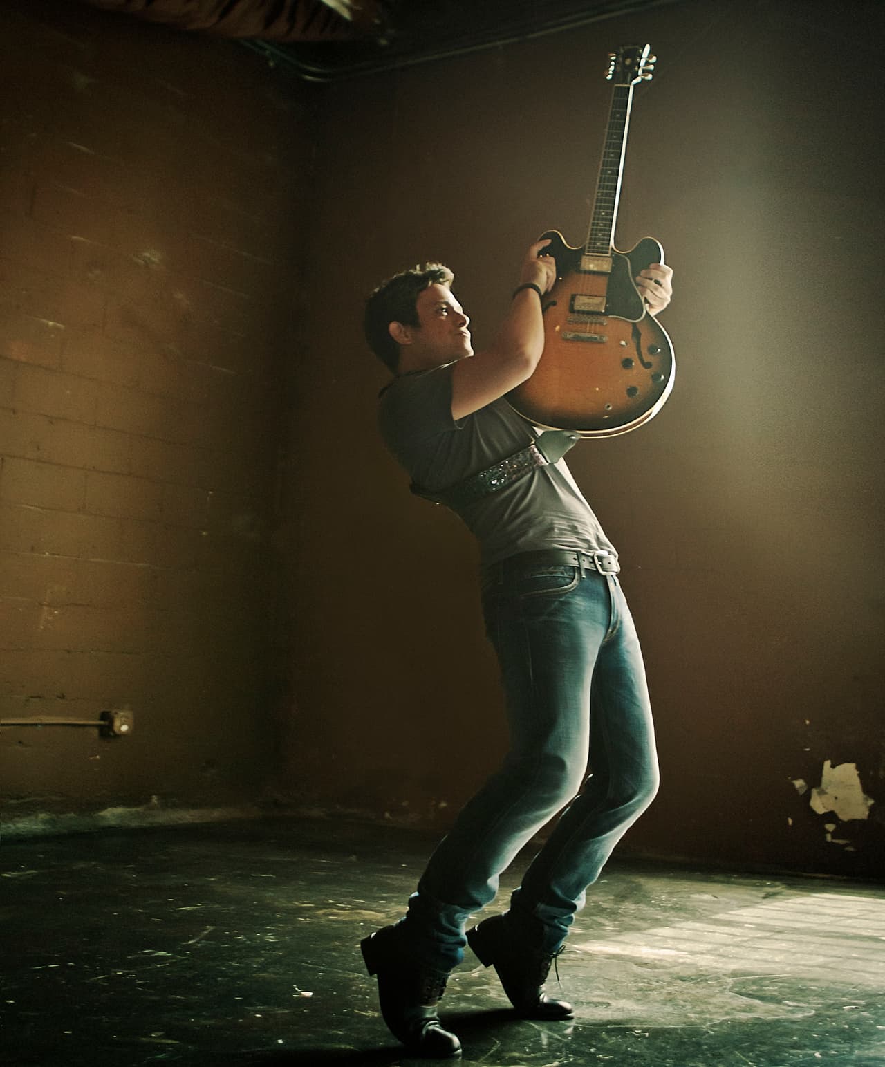 Al cantante le gusta mantenerse muy reservado en cuanto a su vida privada, pero ese tipo de abusos no los pudo callar más, pues desafortunadamente los famosos a veces son víctimas de su propia fama.