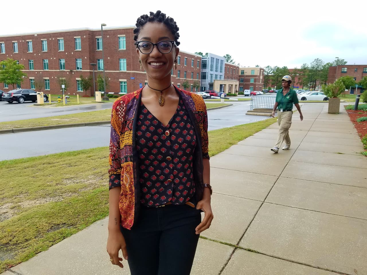 Breanna Washington, estudiante de historia, dice que Clinton representa el "antiguo régimen"