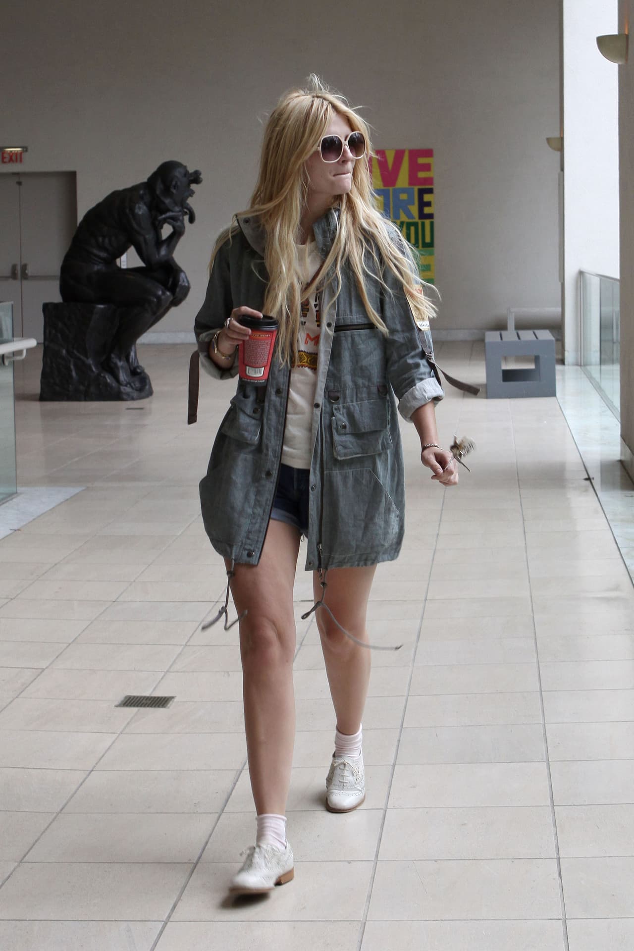 Este color y estilo se ha vuelto toda una tendencia. Las chaquetas son un 'must have' para esta temporada y suelen ser muy calientitas y no tan estorbosas.