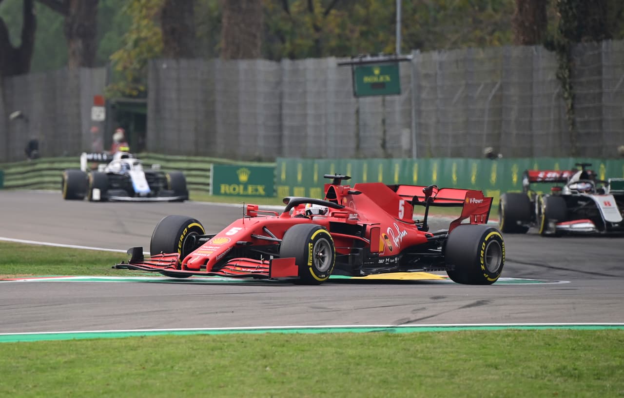Lewis Hamilton se lleva el primer lugar en el Gran Premio de Emilia Romagna. El mexicano Sergio Pérez tuvo oportunidad de quedarse con un lugar en el podio pero Valtieri Bottas y Ricciardo fueron los pilotos ganadores. El equipo de Mercedes Benz queda campéon de constructores 2020.