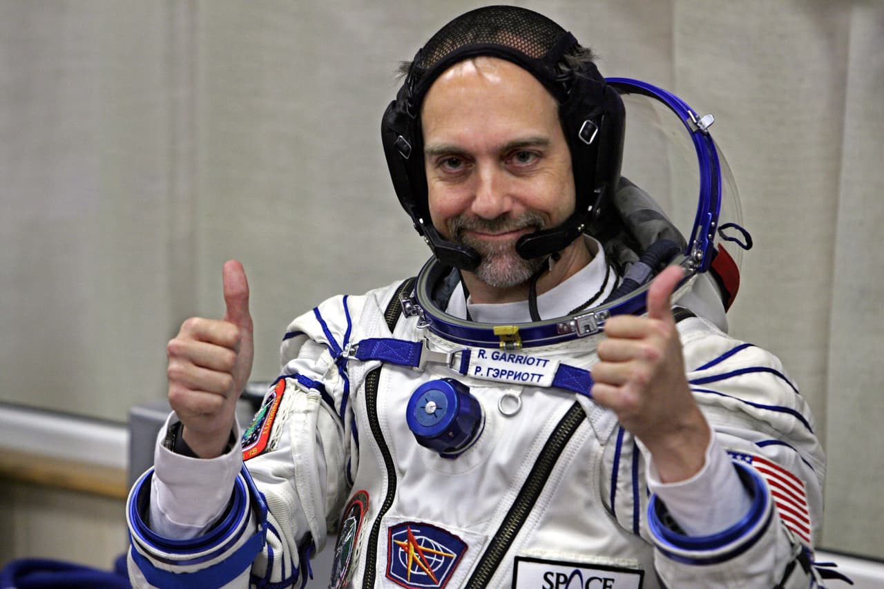 <b>Richard Garriott, 2008</b>. Este empresario de videojuegos estadounidense viajó a la Estación Espacial Internacional a sus 47 años de edad. El paseo le costó 25 millones de dólares.