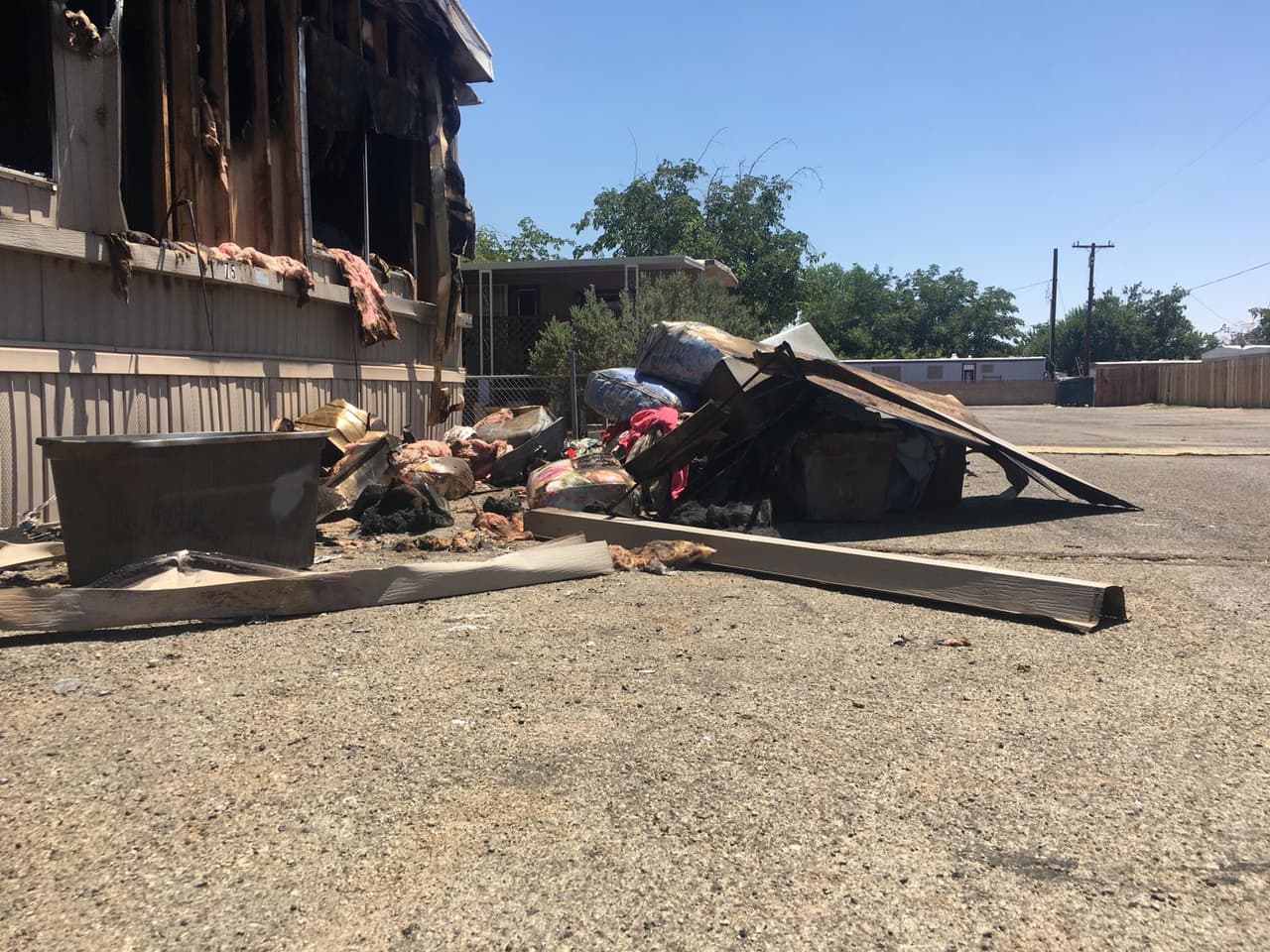 Caída de techumbres es otro de los grandes efectos tras el sismo de este viernes. Tambi´én casas rodantes sufrieron algunos daños, pero no estructurales.