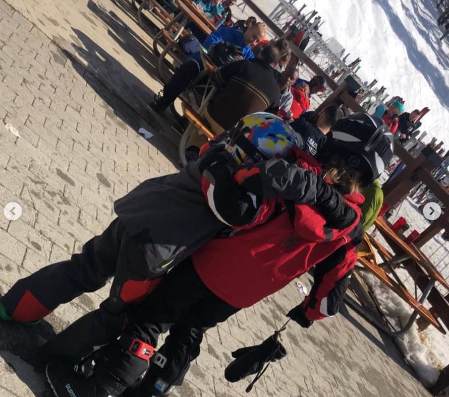 Los adolescentes se enteraron de la sorpresiva muerte de su famoso padre en voz de su madre, según relató Pati Chapoy en 'Ventaneando'. 
<br>