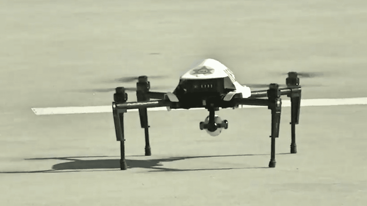 Su alcance es de una milla.