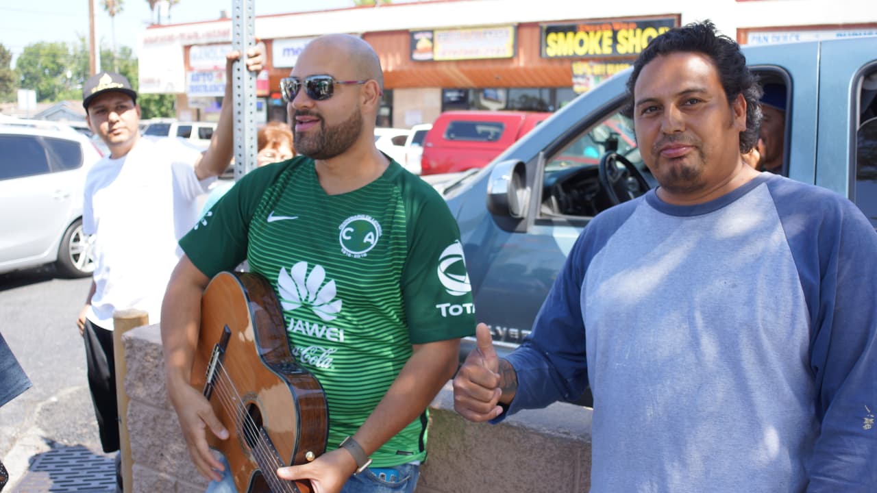 La Hondureña confía en que su selección le gane a México y en un próximo partido, y no tiene problema con seguir pagando apuestas hasta lograr que El Feo y El Pelón sean los que paguen el siguiente reto.