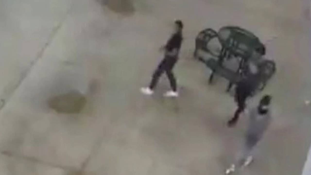 Golpearon a cuatro desamparados en Montgomery y escaparon: la policía los busca