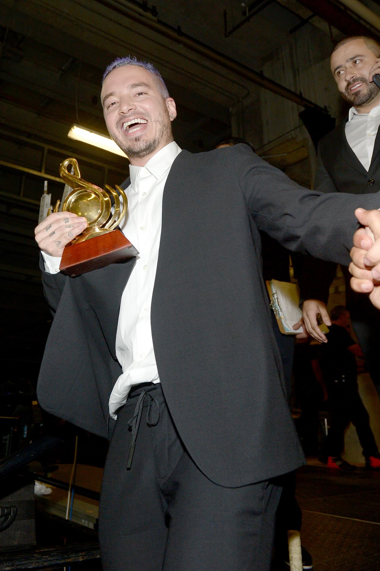 En 2016, con su álbum 'La Familia B Sides', arrasó con cuatro nominaciones: Álbum del año, Artista del Año, Canción del Año y Artista Premio Lo Nuestro, llevándose a casa los premios por las dos primeras.