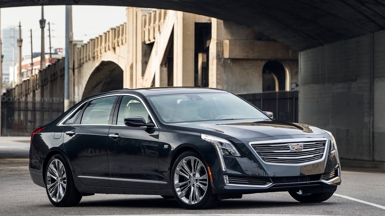 <h3 class="cms-h3-H3"><a href="https://www.univision.com/noticias/cadillac/cadillac-nos-dio-la-primera-probada-del-ct6" target="_blank">Cadillac CT6</a></h3>
<h3 class="cms-h3-H3"> </h3>
<br>El 
<a href="https://www.univision.com/noticias/cadillac/cadillac-nos-dio-la-primera-probada-del-ct6" target="_blank">Cadillac CT6</a> debutó en 2016 en el tope de la línea 
<a href="https://www.univision.com/temas/cadillac" target="_blank">Cadillac</a>, sus hermosas y elegantes línea lucían como el mejor empaque para su tecnología de punta. Lamentablemente nunca sedujo a su público. El 
<a href="https://www.univision.com/noticias/cadillac/cadillac-nos-dio-la-primera-probada-del-ct6" target="_blank">Cadillac CT6</a> es un auto al que vemos partir con tristeza.