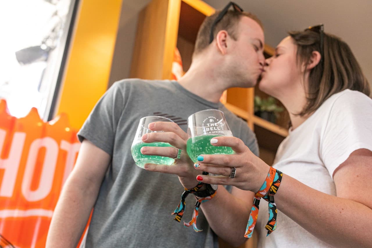 Para luego disfrutar de una 'picosa' luna de miel en el temático hotel.