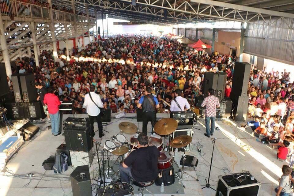 Su productor, Pepe Domínguez, recordó que Los Mier llegaron en tiempos de Los Bukis, Los Temerarios y Los Yonic’s, pero él cree que Los Mier, musicalmente hablando y de integrante a integrante, eran mejor que ellos.