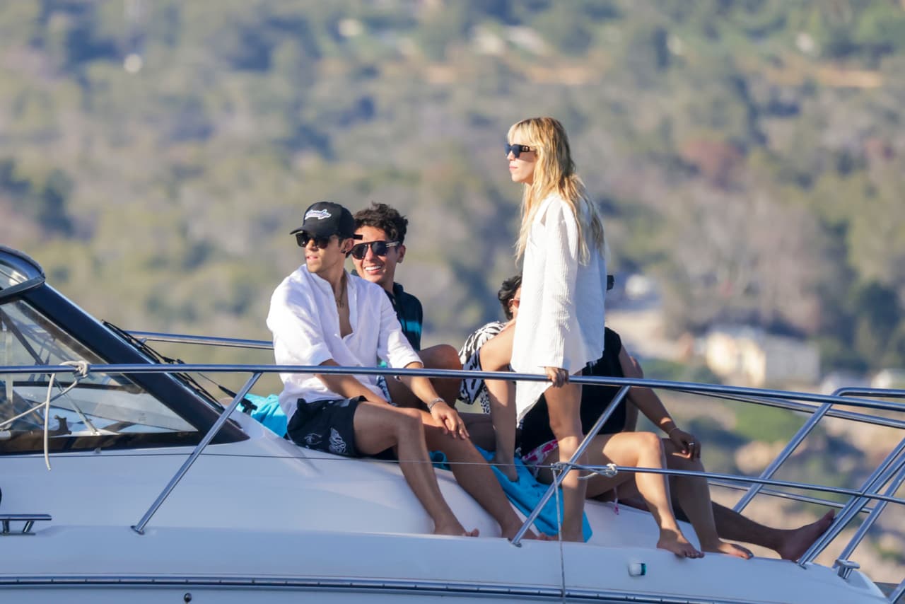 Uno de ellos es el angelino, Álex Hoyer.