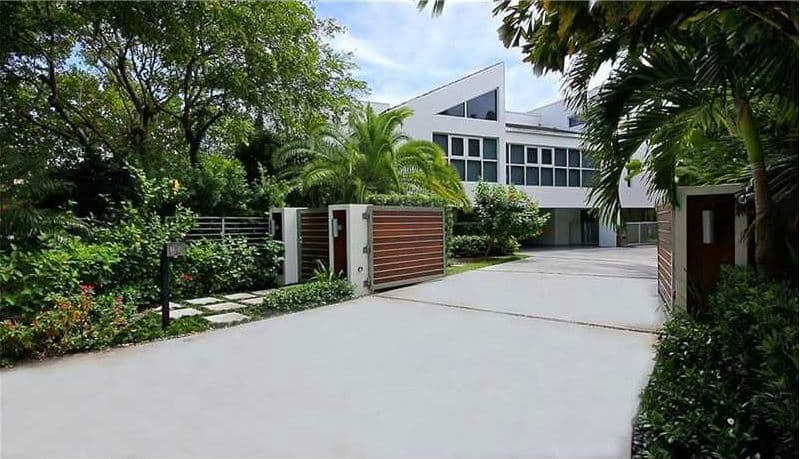 Prince Royce puso a la venta su mansión en la ciudad de Coral Gables.