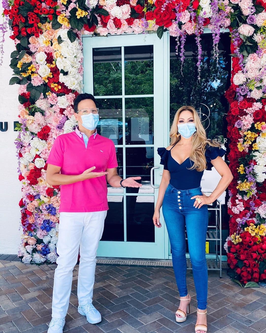 Luego, entrevistó a 
<a href="https://www.univision.com/shows/despierta-america/las-hormigas-la-delataron-claudia-molina-confiesa-la-travesura-con-la-comida-que-hacia-siendo-una-nina-video">Claudia Molina</a>, con quien recordó muchas cosas de la infancia, incluyendo travesuras.