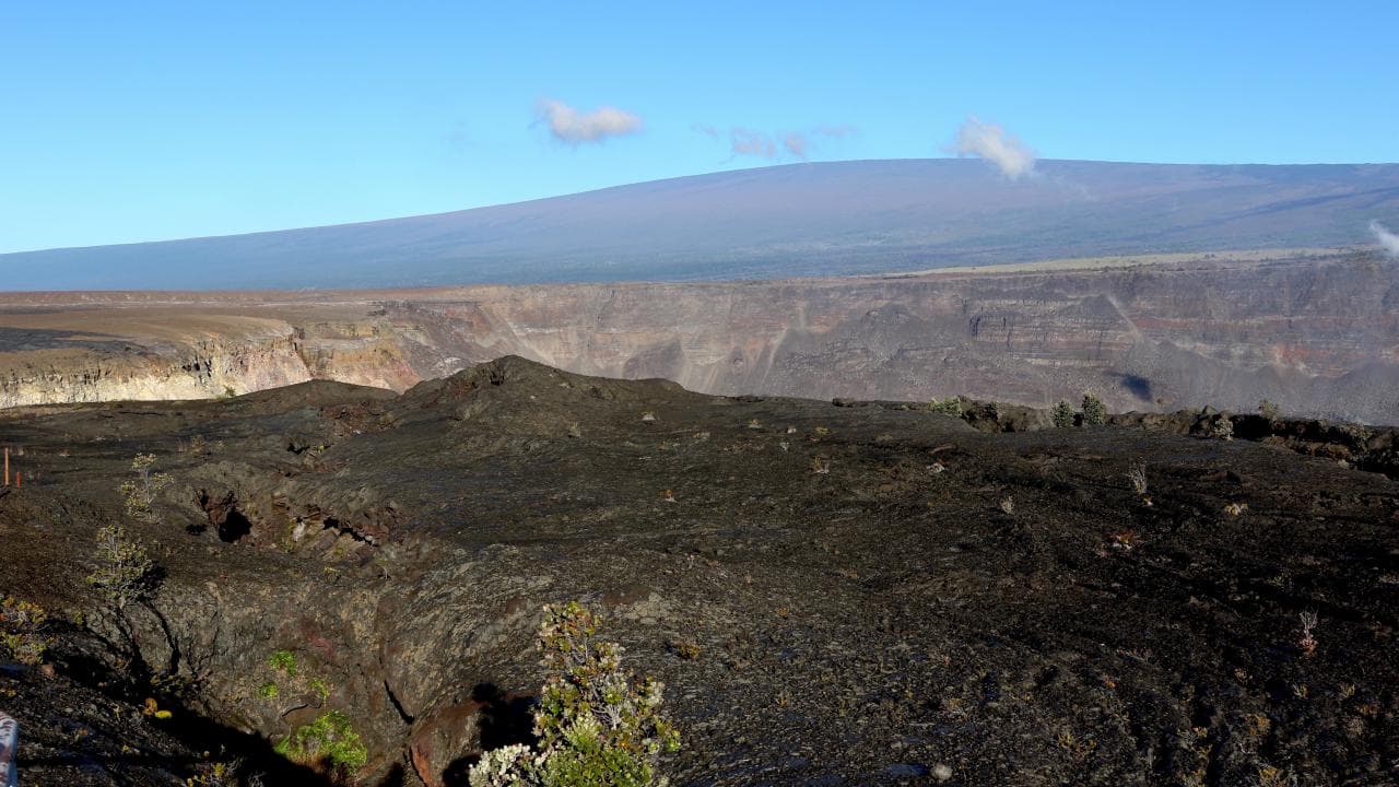 Los temblores recientemente registrados en la cumbre del Mauna Loa, Hawaii, han alertado a los experto y las autoridades pusieron a los residentes que se preparen para una posible erupción. 
<a href="https://www.univision.com/noticias/estados-unidos/mauna-loa-erupcion-isla-grande-de-hawaii-preparativos">Sigue las últimas noticias en Univision</a>.