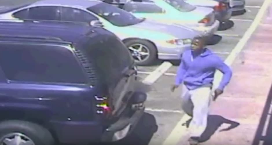 LAPD muestra un vídeo de la persecución al joven que fue baleado por oficiales el sábado