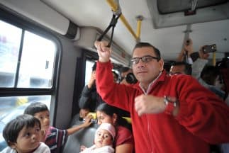 El opositor Baldizón abandona la contienda electoral en Guatemala