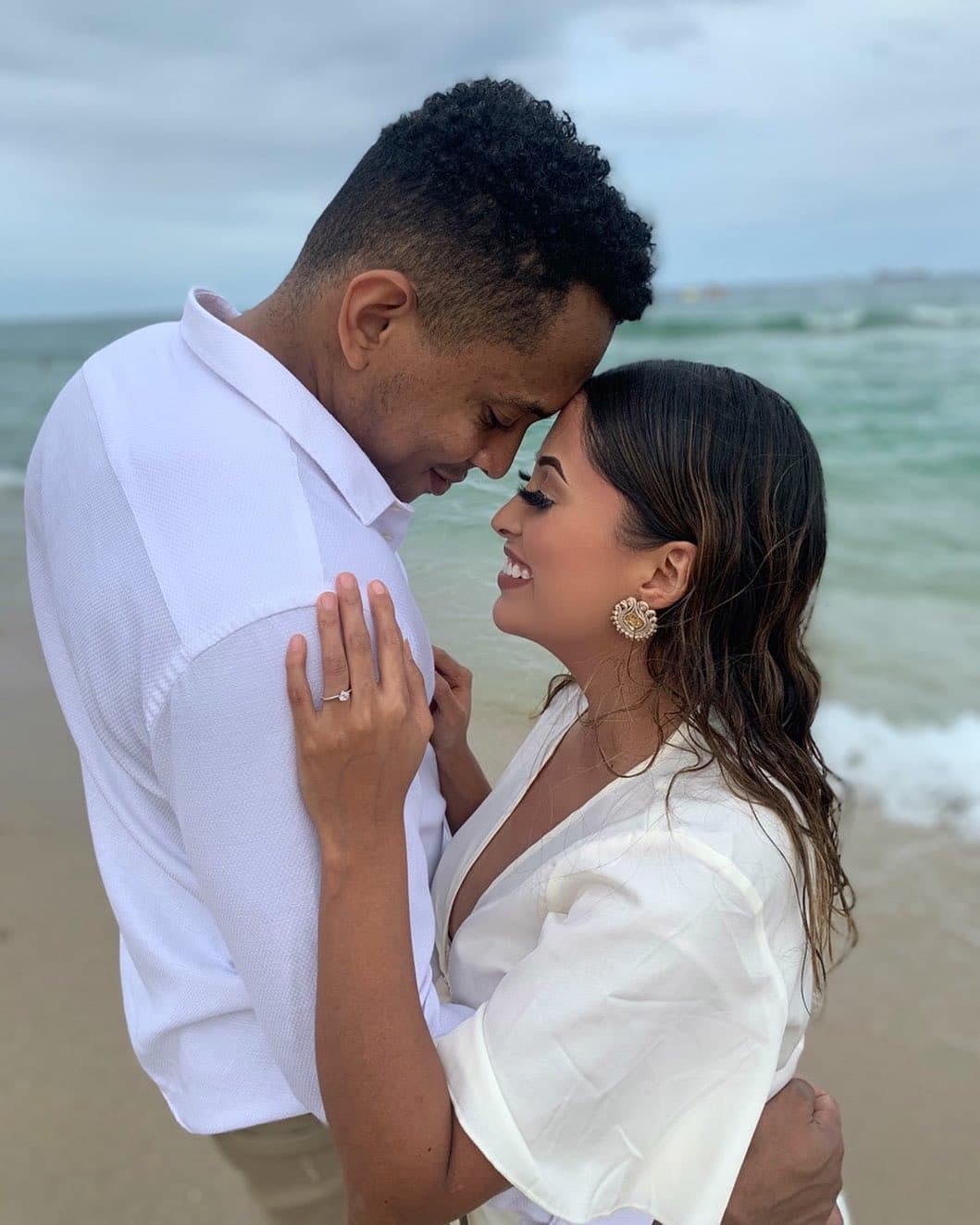 En octubre de 2020, Darwin tomó la decisión que cambiaría su vida y le pidió a su novia que se convirtieran en esposos. Conmovida por las lindas palabras, Daniela aceptó.