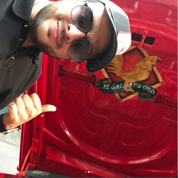 Los propios hermanos se han encargado de presumirlo en redes sociales. En esta imagen podemos ver a
<b> Francisco 'Chico' Elizalde</b>, mostrando orgulloso la creación de Mexicánicos.