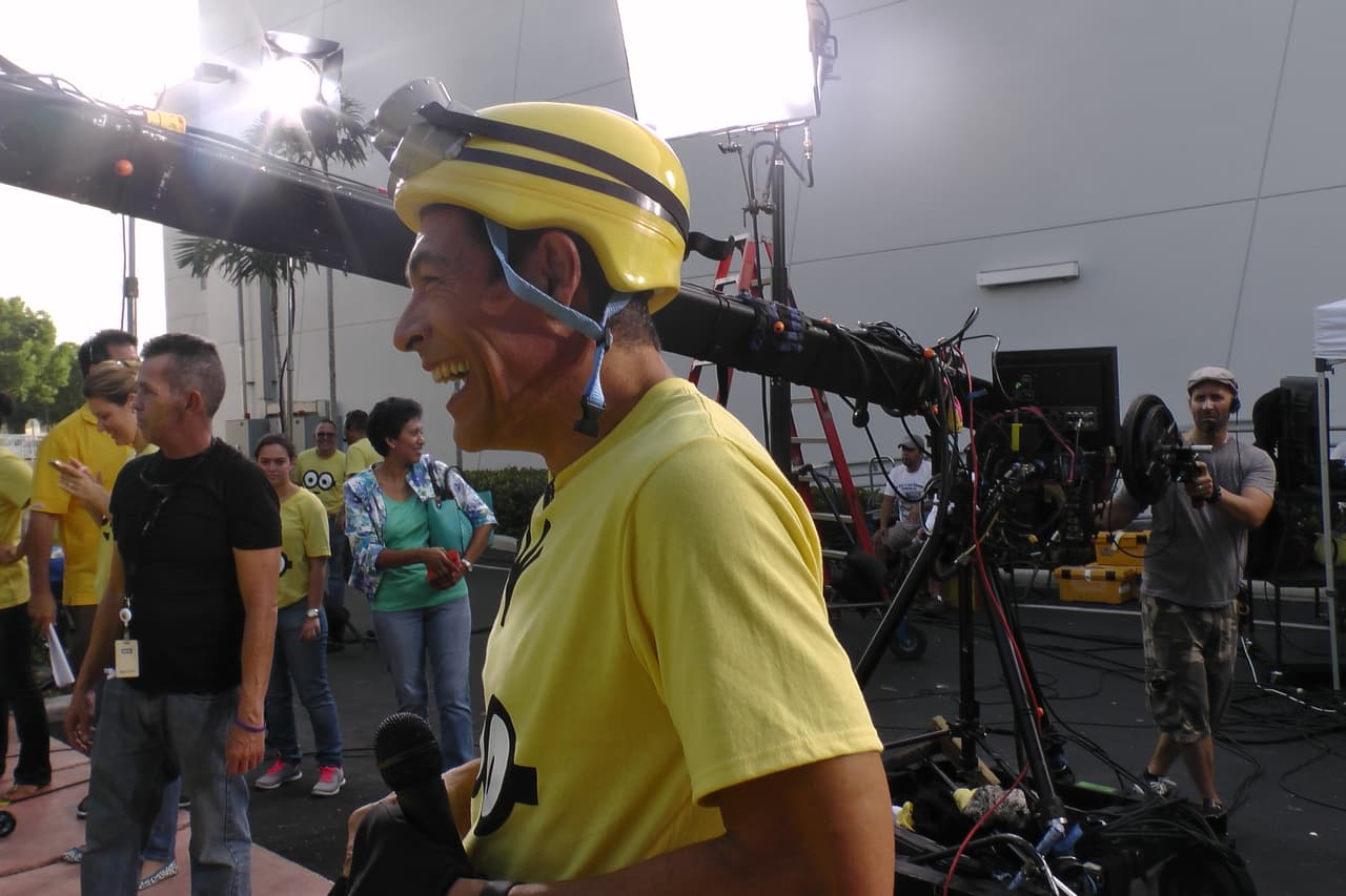 ¡Detrás de cámaras! ¡Qué feliz se ve Johnny!