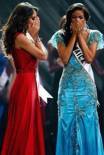 Por un momento hubo una confusión, pues Yendi Phillipps creyó haber ganado el título de Miss Universo.