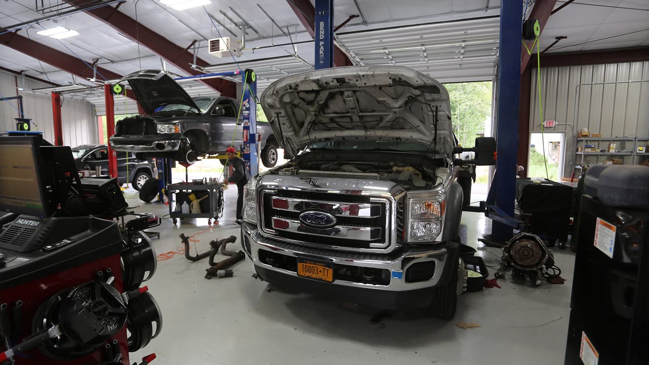 2,000 mecánicos se van a huelga y se afecta un tercio de los concesionarios de autos en Chicago